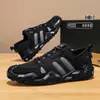 Zapatos de hombre 26 primavera nuevo modelo zapatos casuales para hombre outdoor suela blanda deportivos versátiles cómodos zapatos de malla con cordones Zapatos Forrest Gump
