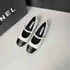 Zapatos Mary Jane Cuadrados Acolchados de Flor de Camelia que Aumentan la Altura 5 cm para Mujer, Nuevos Zapatos de Correa Única Color-Bloque Estilo Francés 2025