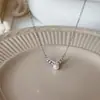 Collar con Colgante de Perla y Circonita en Forma de V para Mujer, Cadena Elegante de Clavícula de Ala en Forma de V de Lujo Ligero y Nicho de Gama Alta, Accesorio Elegante para Otoño e Invierno