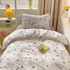 Juego de ropa de cama de tres piezas para dormitorios de estudiantes, apto tanto para dormitorios masculinos como femeninos, que incluye una sábana individual, una funda de edredón y un juego de cuatro piezas de sábanas de algodón lavables para literas