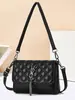 2026 Nuevo Bolso Cruzado de Verano con Solapa Texturizada Transfronterizo con Patrón de Piedra, Bolso de Hombro Único de Moda para el Trabajo, Bolso Versátil de Moda para Mujer