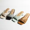 Chinelos preguiçosos de salto baixo 2026 novo estilo para usar ao ar livre bico aberto moda nicho moda tecida slip-on sandálias plataforma femininas