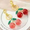 1 Pieza Llavero Brillante Rojo/Rosa con Hoja y Cereza Llavero de Moda Amuletos para Bolsos Amuletos para Carteras para Mujeres Llaveros Regalo Especial para Ella