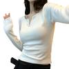 Camiseta Base Interior Blanca de Terciopelo Lijado de Cuello en V Escotado para Mujer Otoño e Invierno 2024 Nuevo Top Corto Ajustado de Estudiante
