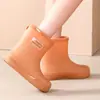 Zapatos impermeables, botas de lluvia impermeables forradas de polar, botas de lluvia de media pantorrilla, zapatos de agua estilo coreano, zapatos antideslizantes de suela gruesa estilo japonés, modernos y antideslizantes