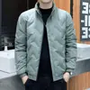 2024 Nueva Chaqueta de Plumón de Pato Blanco Moda de Invierno para Hombre Cálida Corta Cuello Alto Casual Ligera Versátil Abrigo
