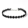 Choker Preto com Flores Pequenas Geométricas Dark Gótico Europeu e Americano Mais Vendido da Amazon Colar Retro Feminino