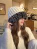 2023 Nuevo gorro de lana para mujer, otoño e invierno, grueso y cálido, con orejeras que muestran la cara, pequeño gorro de punto de felpa con gran circunferencia de la cabeza