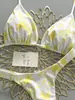 Bikini de Dos Piezas para Mujer 2026 Nuevo con Estampado de Palmera de Coco Amarillo, Copas Triangulares con Atar, Traje de Baño Transfronterizo, Al por Mayor en Stock