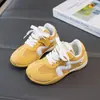 Tênis de Treino Alemão Estilo Retrô Infantil Chegadas Novas Primavera/Verão 2026 Moda Feminina Versátil Tênis Casual Tênis Esportivo de Corrida Infantil
