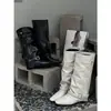 Yimien 2026 Outono/Inverno Novos Botas Longas de Cavaleiro de Couro Macio com Bico Quadrado, Fivela, Aumento de Altura, Emagrecimento, Versátil, Empilháveis