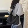 Bolso de hombro de gamuza estilo coreano, bolso de mujer, nueva colección otoño/invierno 2026, versátil, retro, gran capacidad, adecuado para ir al trabajo