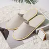 Pantuflas desechables hotel hotel casa de huéspedes hotel antideslizantes no tejidas máquina para fabricantes ultrasónicos al por mayor personalizado