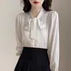 Primavera de 2026 Novo Estilo Camisa Azul com Laço Design Sense Feminino Nicho Temperamento Profissional Camisa Top de Cetim Amarração