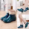 Zapatos de agua, botas de lluvia cortas, botas de cocina para mujer, forradas de felpa, resistentes al desgaste, antideslizantes, botas de goma, para lavar platos en invierno, impermeables y cálidas, para adultos