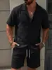 2026 Novo Estilo de Verão Conjunto Casual Masculino de Camisa de Manga Curta Lisa e Shorts Estilo Europeu e Americano Conjunto de Duas Peças Solto para Praia