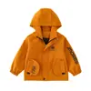 Chaqueta de otoño para niño 2026 nuevo modelo, genial y elegante, cortavientos con capucha para niño pequeño, top de primavera y otoño para niños, moderno