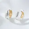 Pendientes Bicolor Dorados Cepillados Simples y Versátiles, Aleación de Cobre Incrustada con Circonita, Pendientes de Lujo Ligero de Gama Alta, Accesorios para Orejas Populares que Captan la Atención