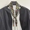 Bufanda Pequeña de Seda Ajustable con Cuentas Estilo Ins, Bufanda Versátil para Protección del Cuello para Mujeres, Nuevo Accesorio Decorativo para el Cuello de Primavera y Verano