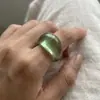 Anel de dedo indicador estilo dopamina cor de doce minimalista transfronteiriço, elegante e luxuoso com um toque de alta qualidade, anel de resina translúcida