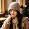 Gorro de Lana Cálido para Otoño e Invierno para Hombres y Mujeres Estilo Coreano Bordado de Letras Gorro de Punto Protección contra el Frío Cubreorejas Cubrecabezas Moderno