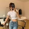 Camiseta Feminina de Manga Curta Estilo Americano Slim-fit Ombro 2025 Verão Slim-fit Justa Curta Doce e Quente Pequena Blusa 2025 Novo Estilo