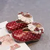 Zapatos de piel para niña, nueva colección otoño 2026, elegantes zapatos de princesa de lunares para niñas pequeñas, diseño de cordones, modernos zapatos de piel de suela única