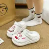 Lindo Gato Kt de Ojos Rojos Lazo Desmontable Decoración para Zapatos Hada Versátil Ins Encanto Lindo para Zapatos