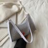 Bolso portátil de mujer con textura verano 2022 nuevo simple ins casual brillante para hombro portátil para axila