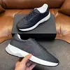 Sapatos masculinos de luxo estilo executivo em couro texturizado, sapatos da moda KT com sola grossa e amortecimento, item popular para fornecimento transfronteiriço