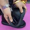 Botas de Algodão da Mamãe 2025 Novas Botas Curtas Outono e Inverno Planas Com Veludo Macio Solado Macio Antiderrapante Botas Casuais Martin Estilo Britânico