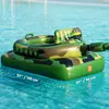 En Stock Tamaño Grande Flotador Inflable de Tanque de PVC con Pistola de Agua para Batalla en Piscina de Agua para Adultos Montura Inflable