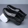 Zapatos de hombre de cuero, informales, combinables, de verano, transpirables, antideslizantes, de suela suave, para mediana edad, de PU, cómodos y de negocios.