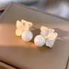 Brincos de Pérola com Flor em Gotejamento de Óleo Vintage Francês Agulha de Prata, Brincos de Luxo Leve de Alta Qualidade, Brincos Modernos e Elegantes para Mulheres