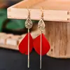 Aretes de Plumas de Cadena Mediana y Corta Tus Ti Xi Aretes de Estilo Sencillo para Vacaciones y Accesorios para Ropa