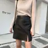 Nueva colección otoño/invierno 2026: falda de cuero PU, adelgazante, de cintura alta, elegante, con detalle de abertura, línea A, ajustada, minifalda para mujeres de talla grande y estudiantes