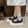 Zapatos casuales de plataforma gruesa para mujer, que aumentan la altura, nueva colección otoño/verano 2026, zapatillas populares para estudiantes, zapatos estilo Forrest Gump, versátiles y fáciles de combinar