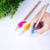 Nuevo Creativo Silicona Delfín Pez Pequeño Portalápices Corrector de Agarre para Lápiz de Escritura para Niños Estudiantes Venta al por Mayor