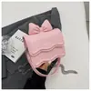 Bolso Pequeño con Lazo de Diseño de Nicho para Mujer 2025 Nuevo Estilo Coreano Bolso Cuadrado Pequeño Bolso Cruzado con Cadena Bolso para Pintalabios