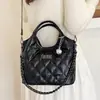 Bolso de hombro versátil de moda transfronterizo con un toque de alta gama, adecuado para ir al trabajo, bolso tipo cubo vintage, bolso de mano acolchado simple casual