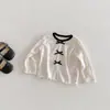 Camiseta con Lazo para Niñas 2026 Nueva Primavera Elegante Estilo Coreano Top Delgado para Bebés, Ropa de Primavera de Diseñador para Niños