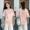 Camiseta de manga larga tipo dos piezas de imitación para niños, colección otoño 2026, para niñas, 100% algodón, cuello redondo, corte holgado, diseño lindo de caricatura, top básico