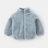 Ropa nueva para niños Primavera y Otoño Invierno abrigo de felpa ropa de terciopelo de doble cara para niños y niñas ropa cálida para bebés fabricantes venta al por mayor