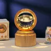 Bola de Cristal Transfronteiriça Base Giratória com Textura de Madeira Luminária Noturna Brilhante Lâmpada do Céu Estrelado 3D Decoração de Mesa Presente Criativo de Feriado