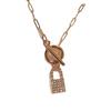 Moda europea y americana nueva para mujer cadena de clavícula viento frío simple candado pequeño cadena para el cuello ins cadena corta para suéter collar al por mayor