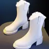 Botas de nieve de suela gruesa para mujer, nuevo estilo invierno 2026, blancas, forradas de felpa, botas de media caña engrosadas, zapatos para mujer, botas cálidas de algodón