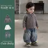 Conjunto de tres piezas súper elegante para niño de otoño e invierno: suéter de punto para niños pequeños, pantalones de chándal forrados de polar para bebés, ropa infantil coreana