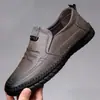 2026 Nuevos Zapatos de Cuero de Moda Versátiles para Hombre de Negocios, Venta al por Mayor para Comercio Exterior, Zapatos Casuales para Hombre Transpirables Ligeros sin Cordones