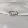 Anel de Renda com Zircônia Incrustada de Cobre Nicho Alto Padrão Luxo Leve Versátil Empilhável Anel para Dedo Indicador Joia Aberta de Nicho