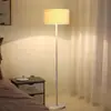 Luminária de Chão Nórdica Personalidade Criativa Simples Moderna Quarto Mesa de Cabeceira Sala de Estar Lado do Sofá LED De Pé Transfronteiriça Luminária de Mesa